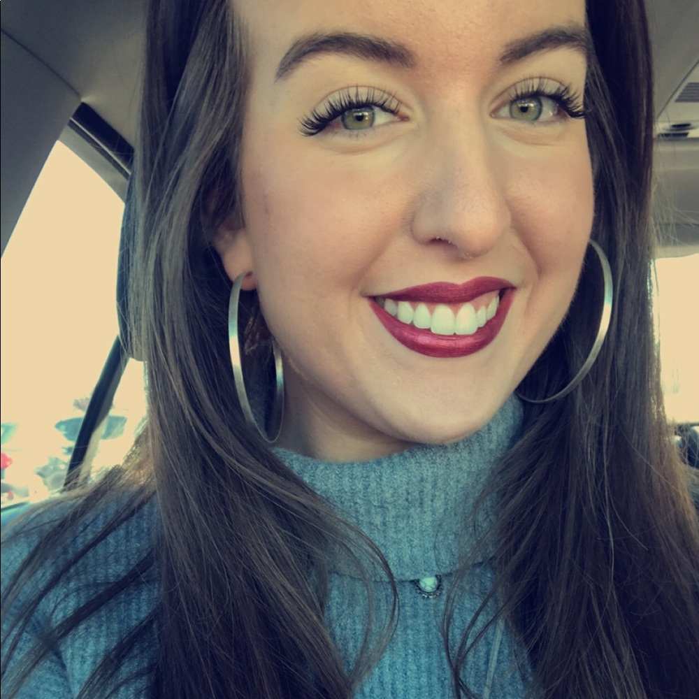Meet your Posher, Emily